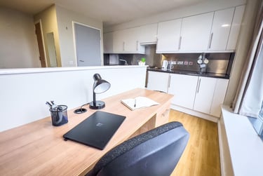 1 bed studio, Potterrow, Old Town, Edinburgh, EH89BT - Image 4